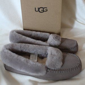NIB UGG WOMEN'S SPILL SEAM SUEDE SHEARLING SLIP ON SLIPPERS GRAY
